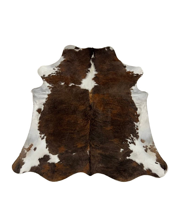 Hochwertige Kuhfelle und Rinderfelle kaufen bei SWISSskulls International. Kuhfelle fachgerecht und professionell gerben lassen – dein zuverlässiger Online-Händler aus der Schweiz.