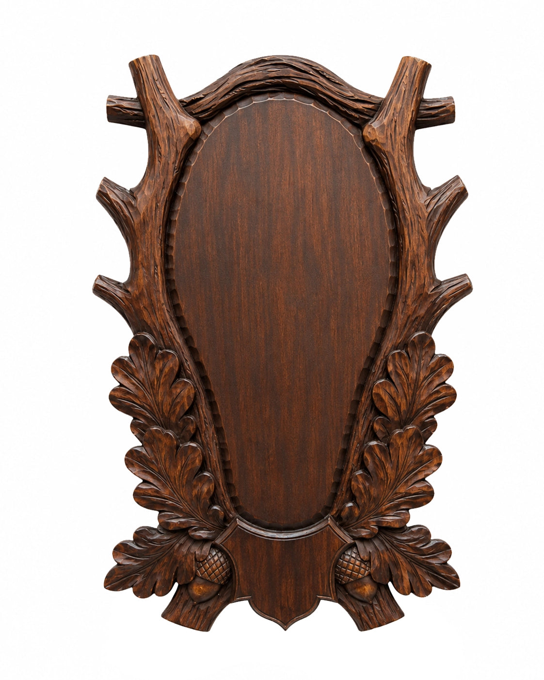 Handgeschnitztes Trophäenschild aus Holz für Hirschtrophäen mit edlen Schnitzereien – hochwertiges Unikat für Jäger.