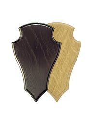 Wappenförmiges Trophäenschild Set aus hochwertigem gefrästem Eichenholz für Rehbock- und Gams-Trophäen – moderne Jagddekoration.